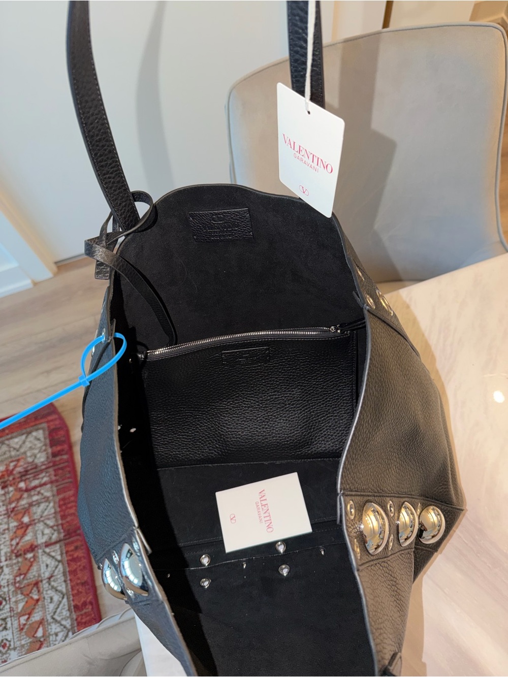 Valentino Garavani Black Pebbled Leather Tote with Silver Studs (Nellcôte) - Picture 7 of 9